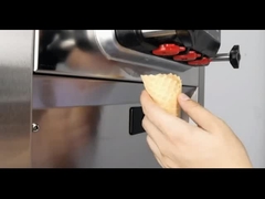 縦の自動7日間の自由なクリーニングのアイスクリーム・コーン3の立場のソフト クリーム機械