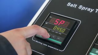 ハードウェアコーティング耐塩水噴霧試験装置