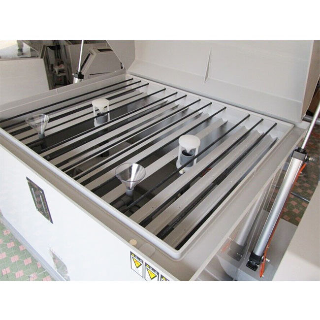 AC220V 50Hz 塩霧室 カスタマイズされた室サイズ 産業制御と試験のための塩噴霧腐食試験装置